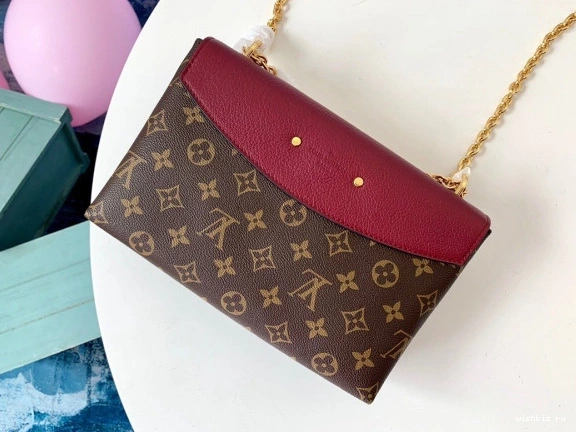 WIS LOUIS SAINT-PLACIDE VUITTON 0130